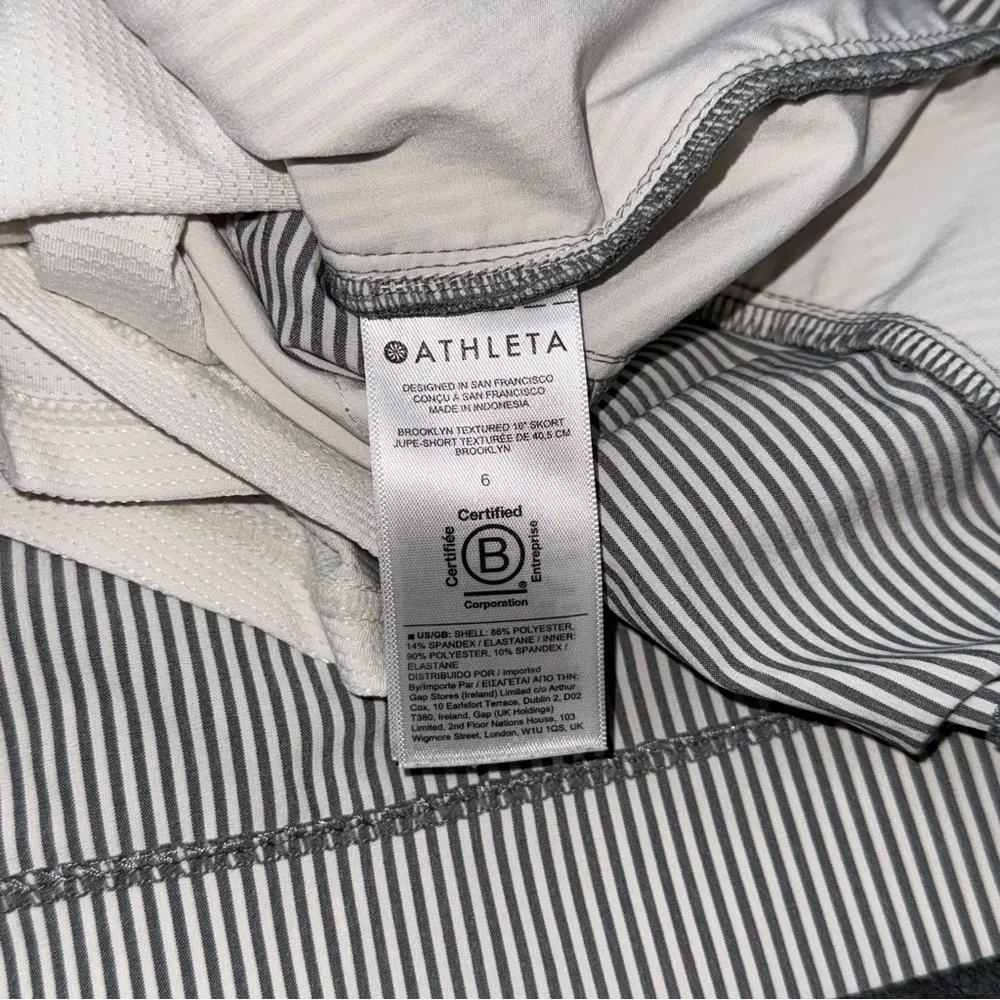 Athleta Brooklyn Textured 16” Skort Skirt City Stripe White Gray Size 6 988134